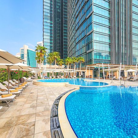 City Centre Rotana Doha Ngoại thất bức ảnh The swimming pool at the hotel