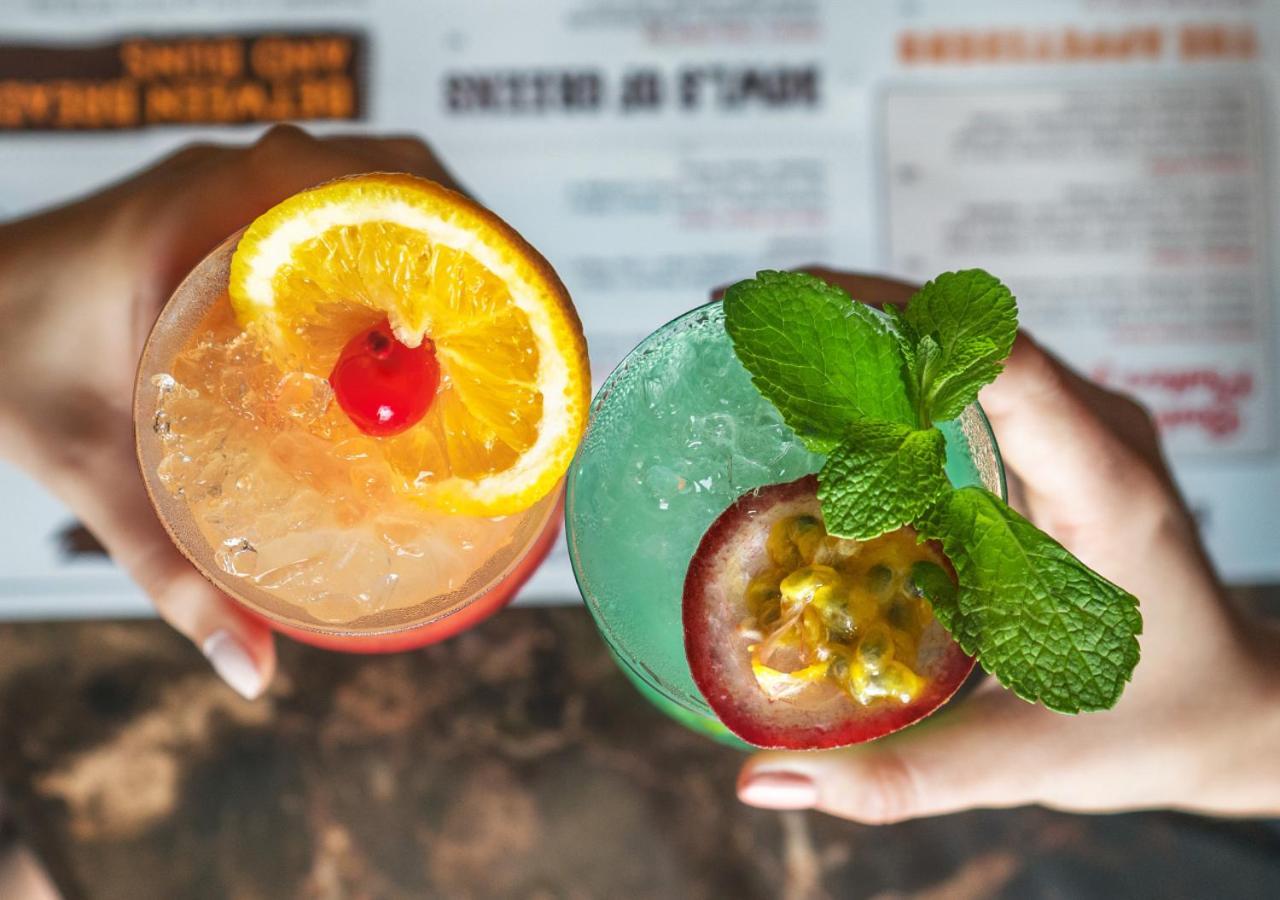 City Centre Rotana Doha Ngoại thất bức ảnh Two cocktails