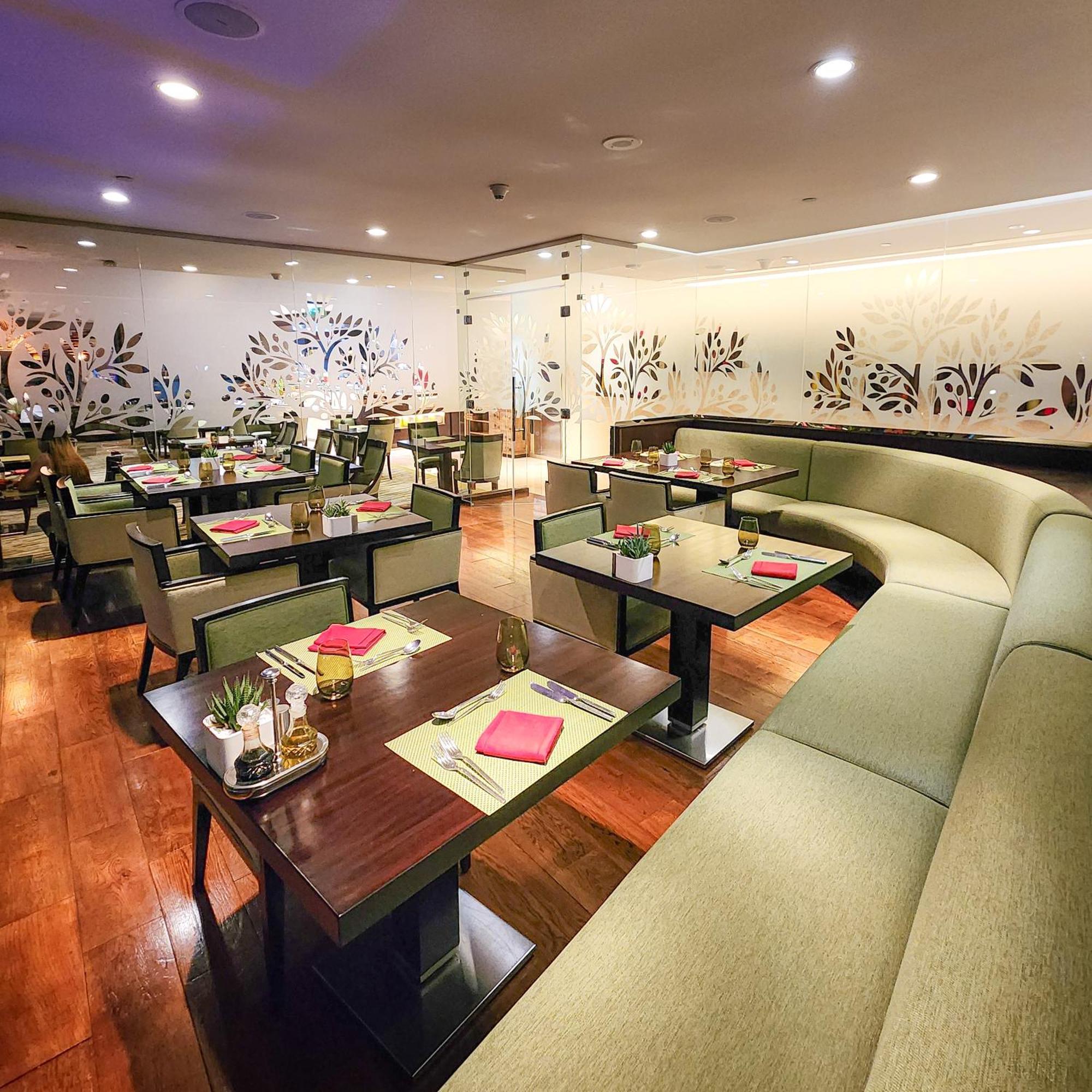 City Centre Rotana Doha Ngoại thất bức ảnh The interior of the restaurant